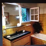 Petite Maison De Charme Avec Piscine Et Pins Centenaires *