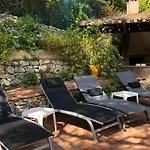 Villa Petite Maison De Charme Avec Piscine Et Pins Centenaires *
