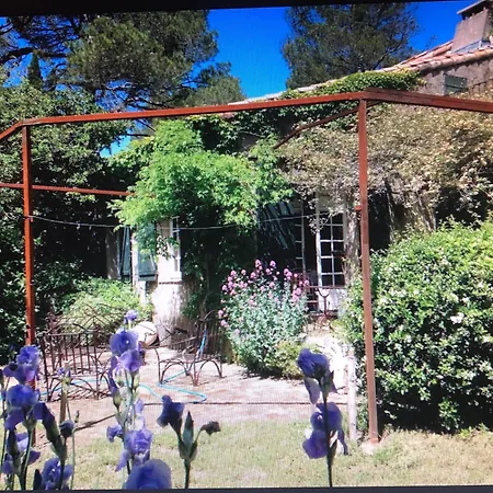 Villa Petite Maison De Charme Avec Piscine Et Pins Centenaires *