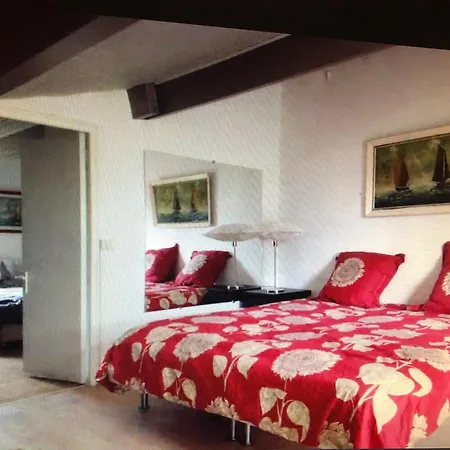 Petite Maison De Charme Avec Piscine Et Pins Centenaires *