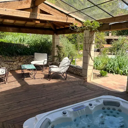 Villa Petite Maison De Charme Avec Piscine Et Pins Centenaires